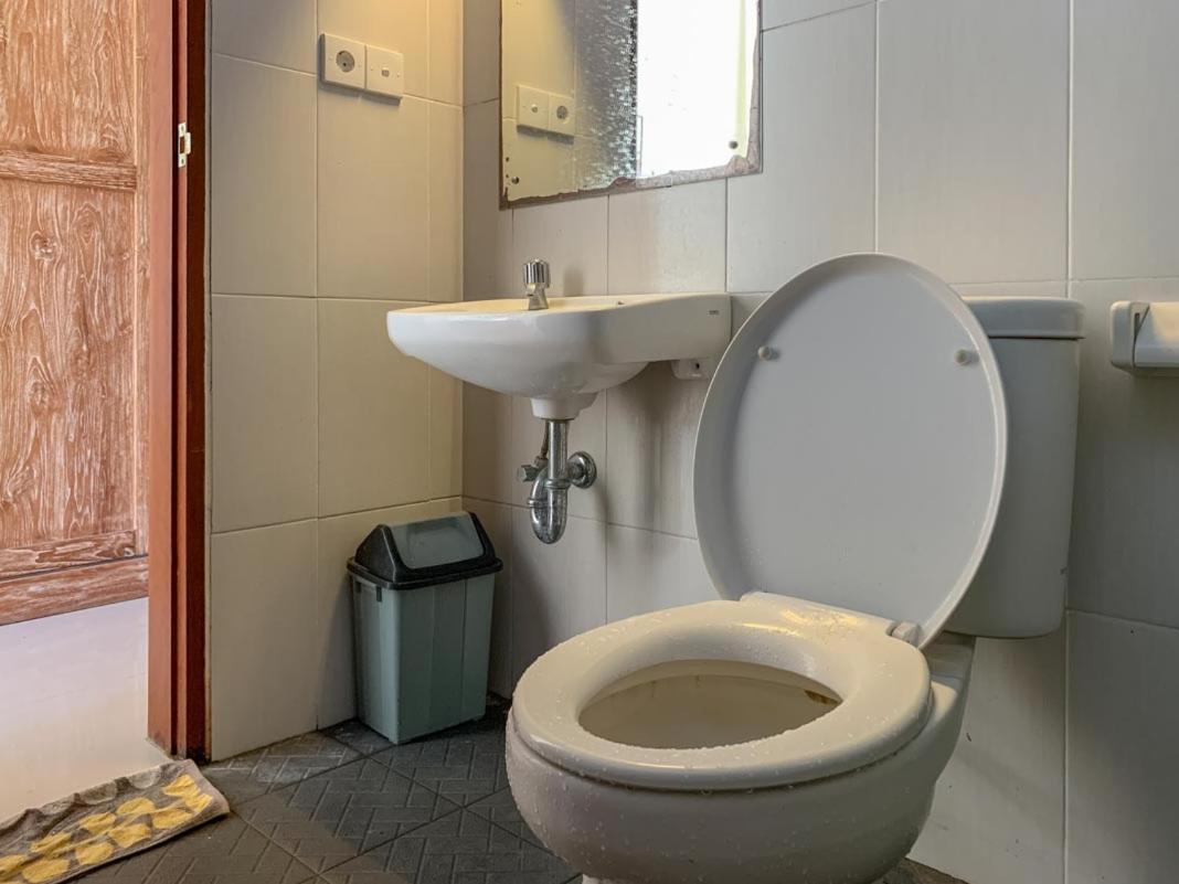Lotus Bali Guest House Чангу Экстерьер фото